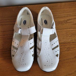 Dr. Scholl's White Leather 7.5M Shoes